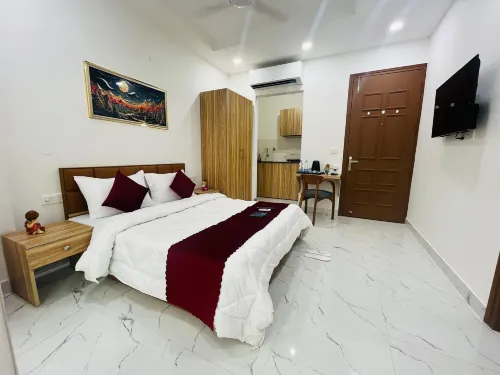 The Lodgers Luxury 1 BHK Serviced Apartment in Gurugram Near Millennium City Centre Metro