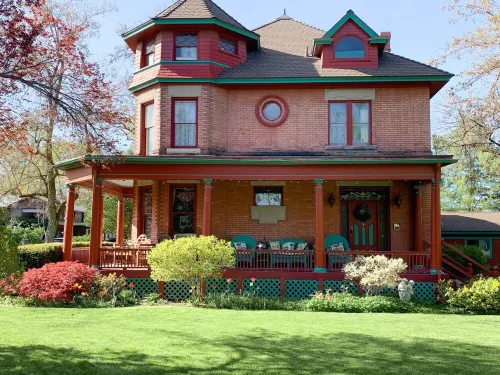 Providing a comfortable, home away from home experience for treasured guests. Hotels in Murray