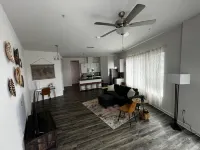 Urban Oasis: Stylish 1BR Austin