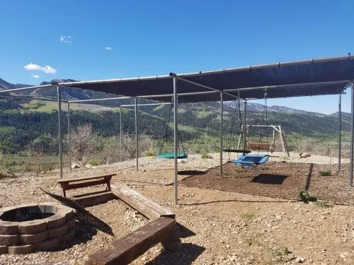 Cabin, 4 Bedrooms + Loft, 4.5 Baths, (Sleeps 8-12) Mountain views with trails