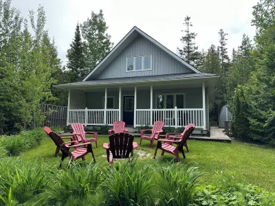 Cottage in the heart of Tobermory Hotels near The Grotto