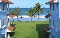 Ocean view luxury condo only steps from the beach Hotels in 