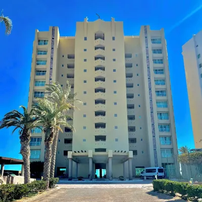 7th Floor 2-Bedroom Beachfront Condo – Your Luxury Puerto Peñasco Getaway! Hotels in Rocky Point