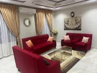 Cozy 2Bedroom w/Queen Beds + vibrant Living Room + Hi-speed WiFi + Kitchen