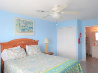 Grand Cayman - Luxury 2 bedroom & 2 bathroom condo, wonderful sea view terrace