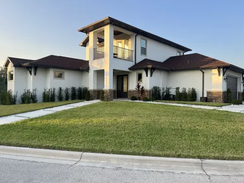 new house 10 minutes to downtown