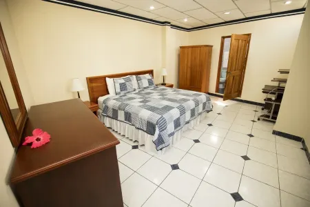 Our ocean view will take your breath away. Отели рядом с достопримечательностью «Исследовательская станция Чарльза Дарвина»