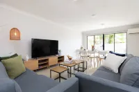 Smart Suites Self Check-in Apartments 6 Stockport Hotels in Hillcrest