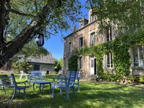 The country house gazebo Hotels in Bezancourt