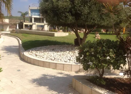 0cean front Herzelia condo next to beach and resturants