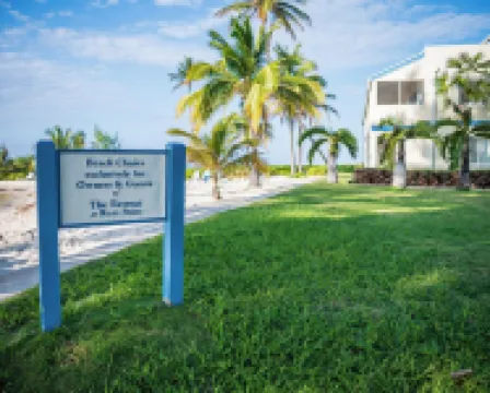 2023 Renovated The Retreat 17 Oceanview ground floor condo steps to ocean/beach