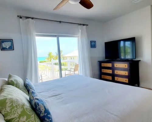 Luxury Ocean Villa 3 Bed / 3 Bath in Bimini Bay Hotels in Bailey Town