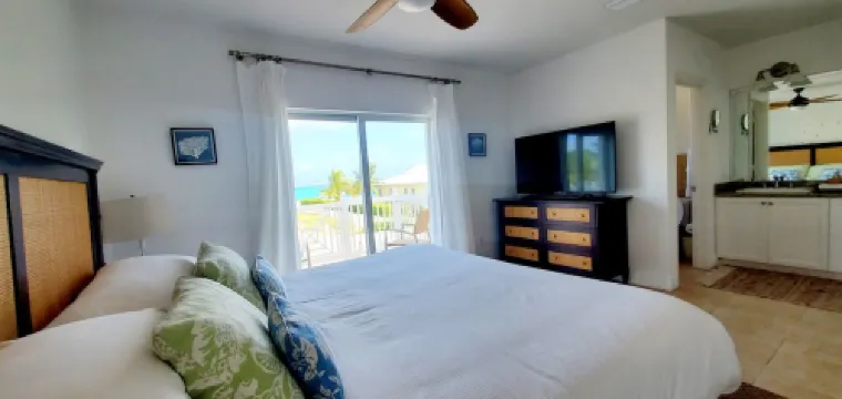 Luxury Ocean Villa 3 Bed / 3 Bath in Bimini Bay