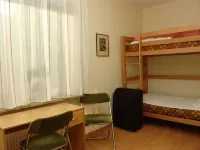 Holiday house with large garden, covered terrace, near the beach, Hotels in Stinteck