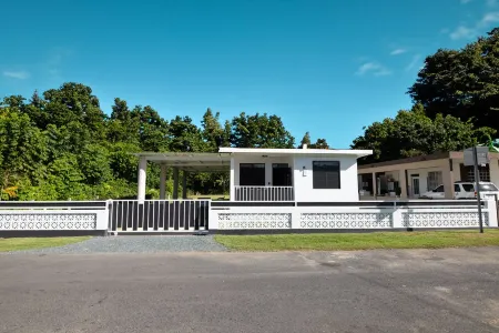 Casa Blanca with Private Pool - Relaxing Retreat