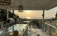 Very Spacious, Private, Open Plan Retreat. Pool And Stunning Views Of West Coast Hotels in Black Bess