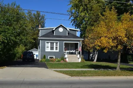 Clarendon Hills Garden Отели в г. Кларендон Хилс