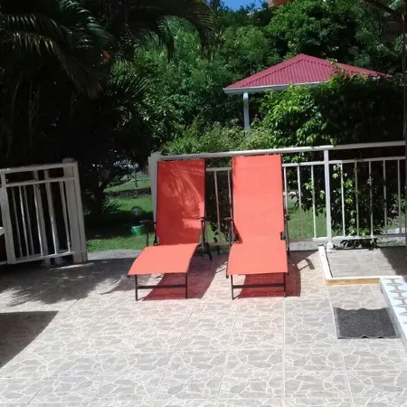 SEASONAL RENTAL IN VILLA WITH GARDEN - QUIET AREA - BEACH 300m