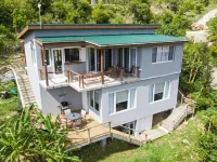 Banana Sweet Top! 2 Bedroom!!  Hot Tub and Tesla Back up Power! Hotels in Coral Bay