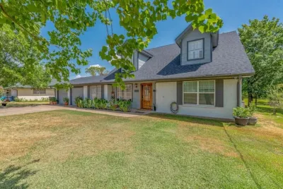 Family kid friendly fun space Hotels near BigShots Golf