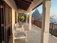 Moringa Villa- Top Room- Pitons View. Luxury Villa Perfect for Romantic Getaways Hotels in Mamin