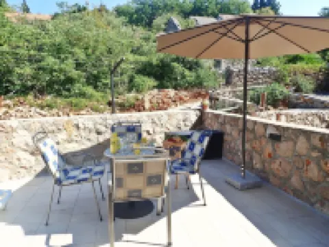 Mareta apartment with free wifi in a stone house