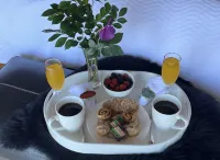 A Large, Modern Villa With Infinity Pool, Spa & Expansive Outdoor Living Space.