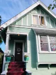 Charming James Bay Guesthouse by Fisherman's Wharf