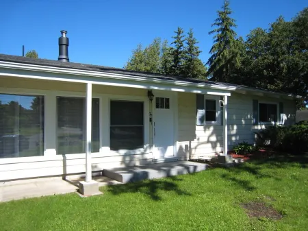 Fenelon Falls Getaway Waterfront Cottage