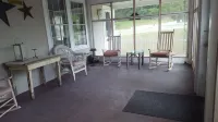 New River Gorge Bridge 8 Bedrooms, Hot Tub, and Private, Heated Pool 18' x 34' - 3-Star