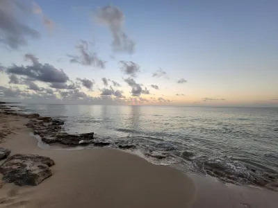 The Island Life Condo@ Long Reef with Separate Bedroom + True Ocean View Hotels in 