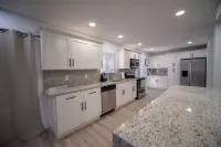 Spacious Miami Lake House for Families 3Bd 2Bth 6p