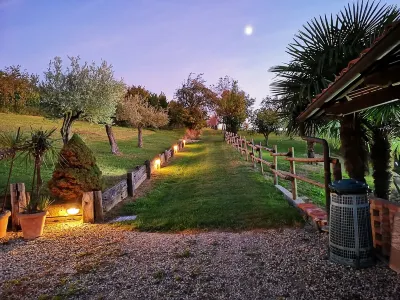 "CASA DEL CANTA" FREE WI-FI, FREE PARKING. Hotel in zona Cascina Pistone formaggio