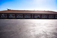 Economy Inn Beebe - parking