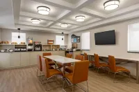 Days Inn by Wyndham Toronto West Mississauga