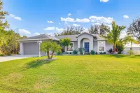 Private Yard & Screened Patio: Sunny Sebastian Gem - 2-Star