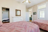 Indy Stadium Villa 702