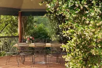 The Spotted Chook and Amelie's Petite Maison