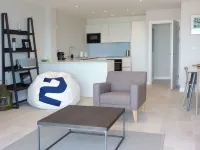 Flat 8 Seascape - 5-Star