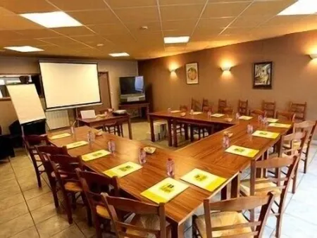 Logis Prim'Hôtel Bagatelle Отели в г. Шампийон