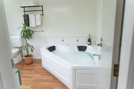 Pacific Coast Motor Lodge