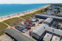 Waves Oceanfront Resort - parking