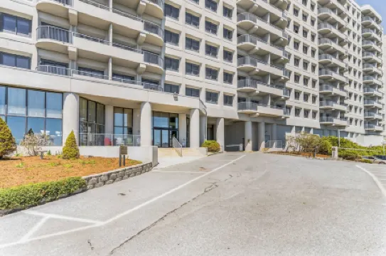 Handsome Condo, View in Sugar Mountain, Heated Pool & Jacuzzi by RedAwning