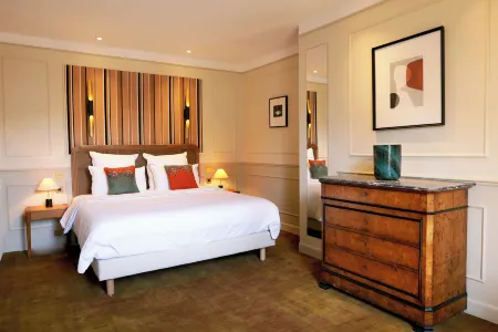 Hôtel Bristol Pau Отели в г. Пау