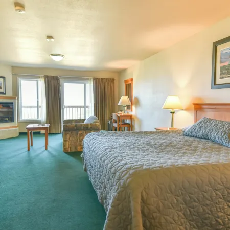 Sunset Oceanfront Lodging