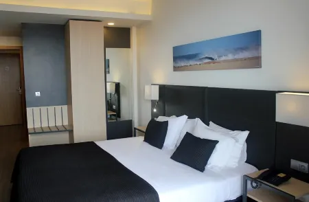 Hotel M Отели в г. Эшпинью