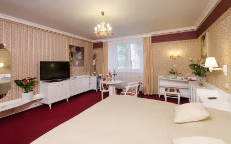 Hotel Ostrov Отели рядом с достопримечательностью «Golf Club Podebrady»