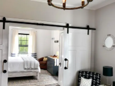 Harbor View Landing Hotels in Groton