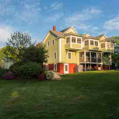 Captain Freeman Inn Hotel Exterior