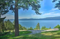 Flathead Lake Views: Scenic & Spacious Retreat! - parking